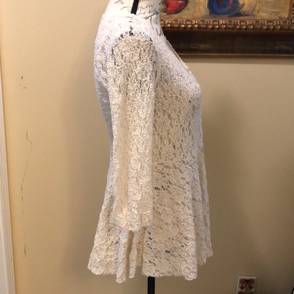 🤍Free People Lace peplum long sleeved partial buttoned stretchy top - Picture 3 of 11